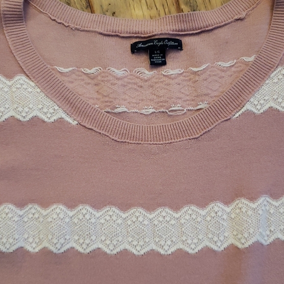 Beautiful sweater with lace embroidery - Picture 2 of 4